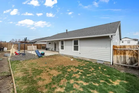 693 NE Begonia Street Madras OR 97741