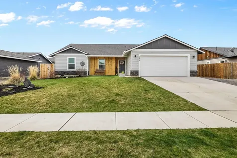 693 NE Begonia Street Madras OR 97741
