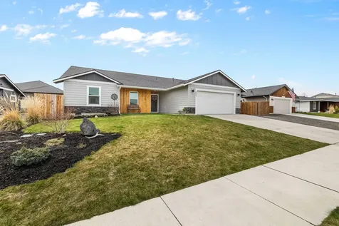 693 NE Begonia Street Madras OR 97741