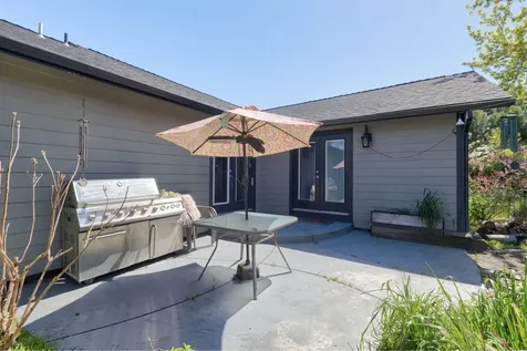 154 Glenn Way Central Point OR 97502