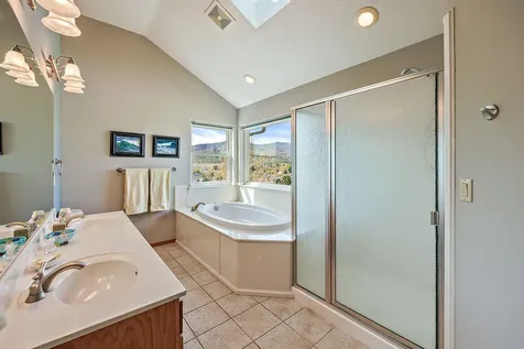 830 Amerman Drive Phoenix OR 97535