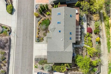 830 Amerman Drive Phoenix OR 97535