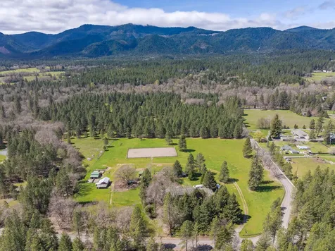 1255 Pleasant Creek Road Rogue River OR 97537