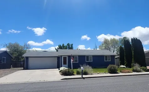 2406 SW Glacier Avenue Redmond OR 97756