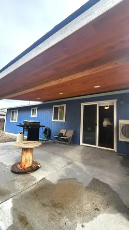 2406 SW Glacier Avenue Redmond OR 97756