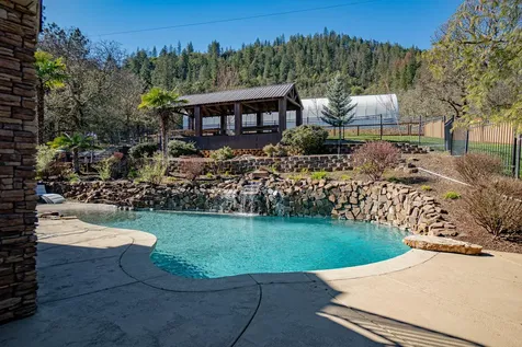 1776 Birdseye Creek Road Gold Hill OR 97525