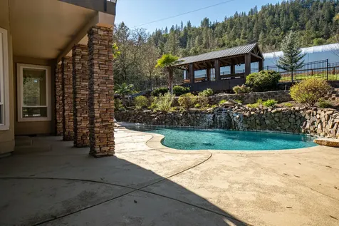 1776 Birdseye Creek Road Gold Hill OR 97525