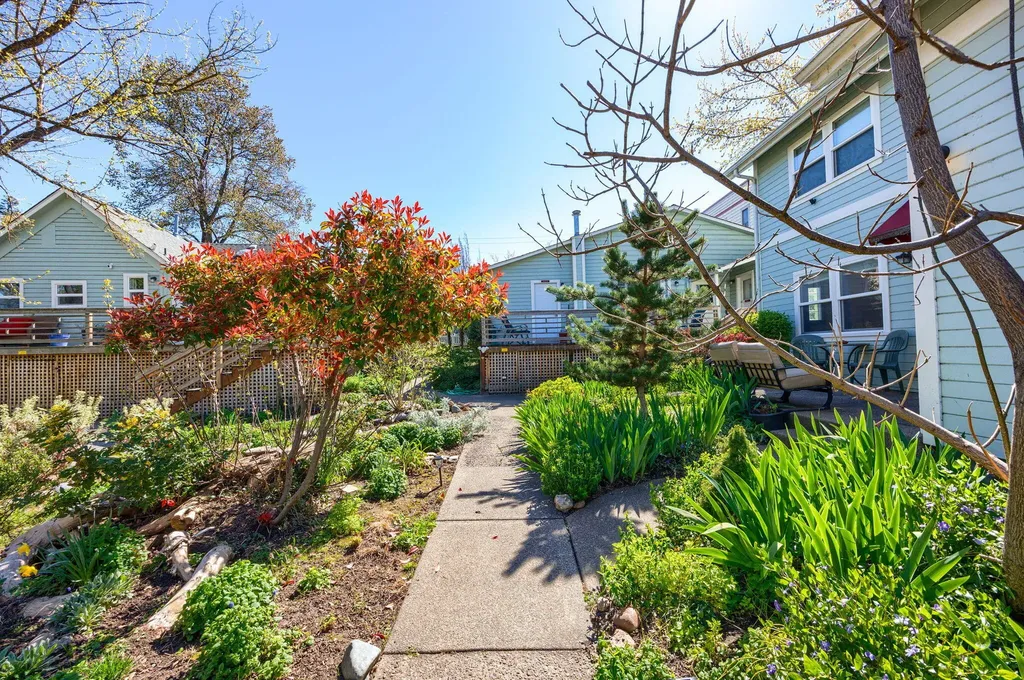 637-649 E Main Street Ashland OR 97520
