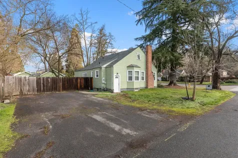 136 Willamette Avenue Medford OR 97504