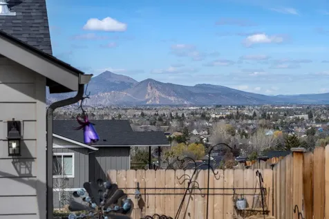 3535 SW Grandview Court Redmond OR 97756