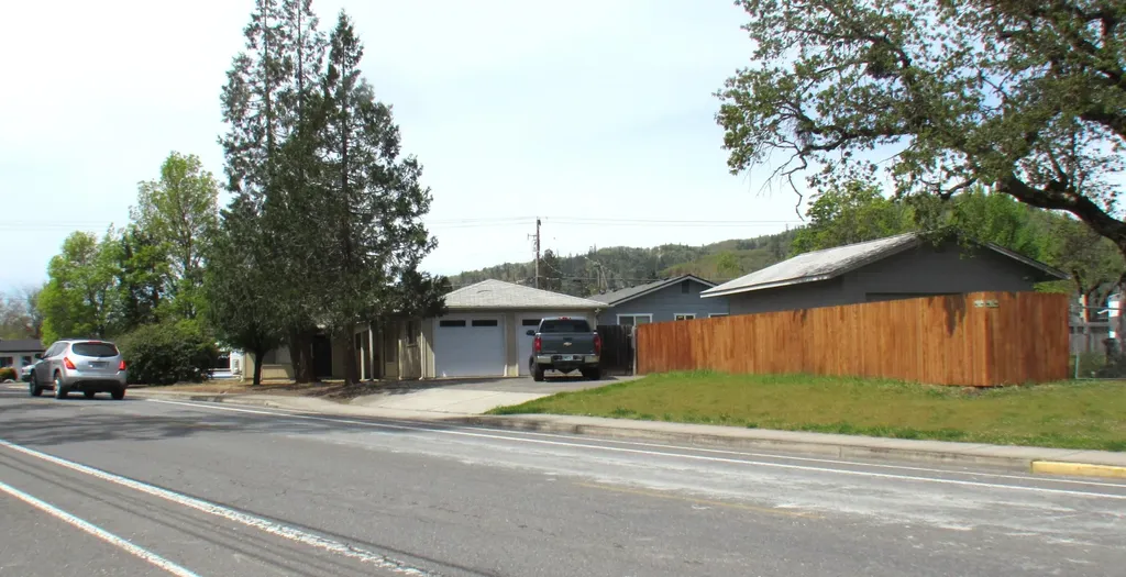 1212 SW G Street Grants Pass OR 97526