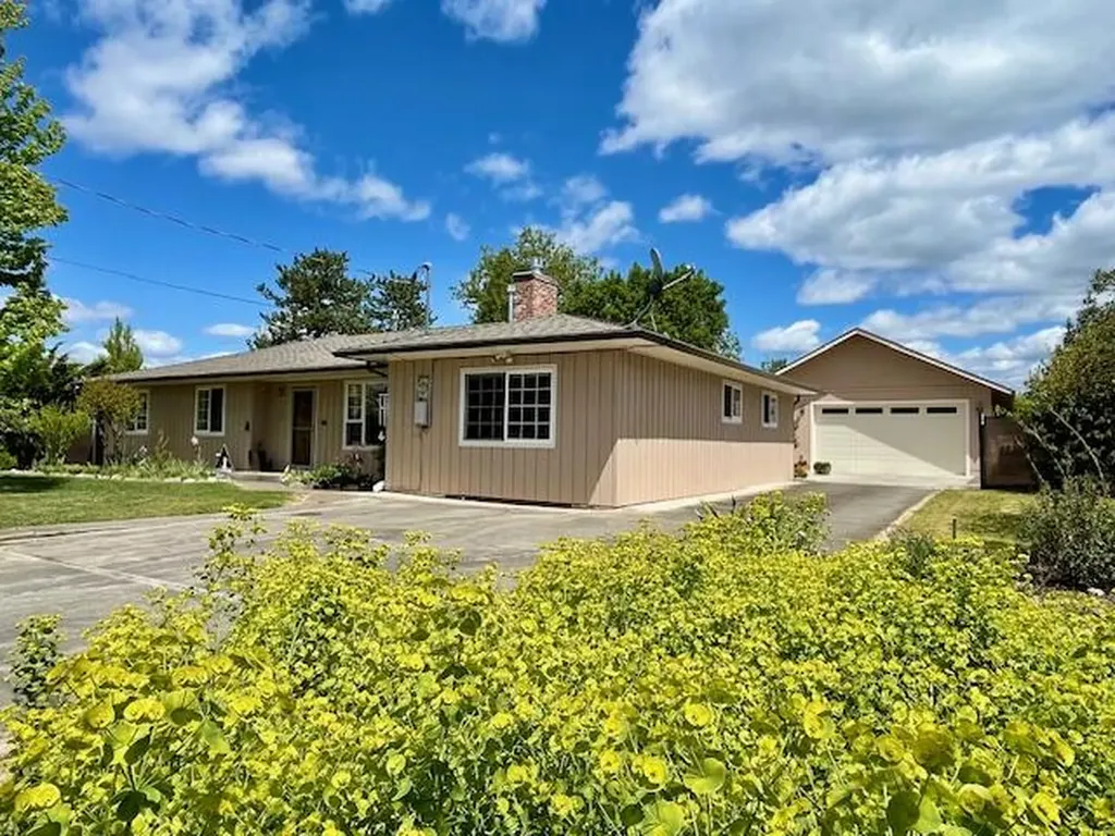 1965 Dale Street Medford OR 97501