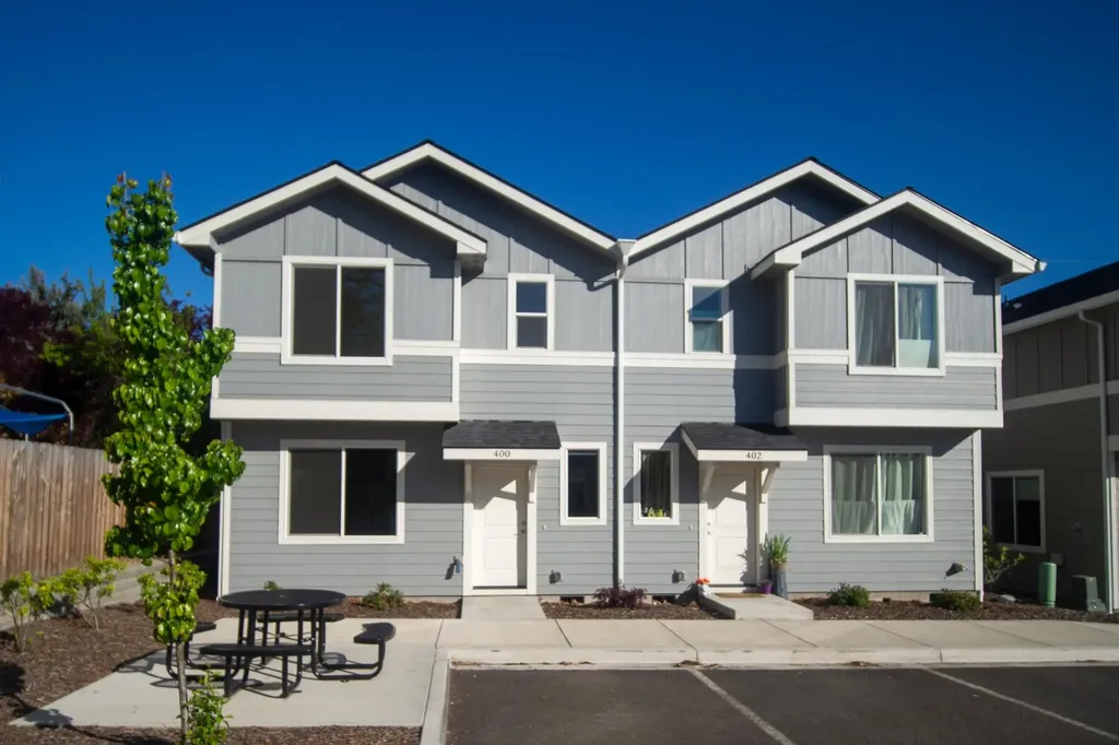 400 Oak Street Phoenix OR 97535
