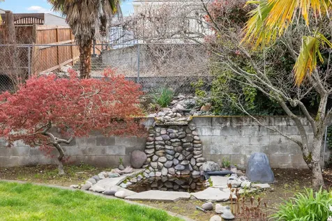 2852 Cedar Links Drive Medford OR 97504