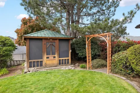 2852 Cedar Links Drive Medford OR 97504
