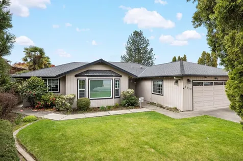 2852 Cedar Links Drive Medford OR 97504