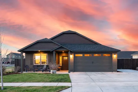 2579 NW Glen Oak Avenue Redmond OR 97756