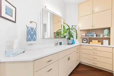 280 Meadow Drive Ashland OR 97520