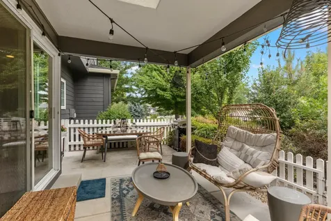 280 Meadow Drive Ashland OR 97520