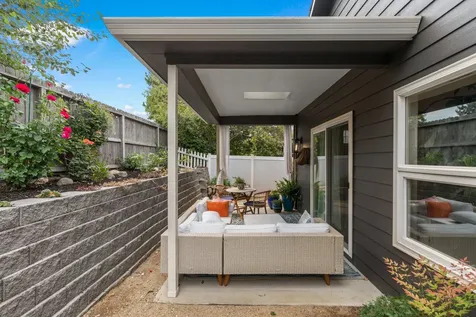 280 Meadow Drive Ashland OR 97520