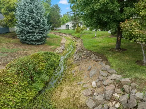 280 Meadow Drive Ashland OR 97520