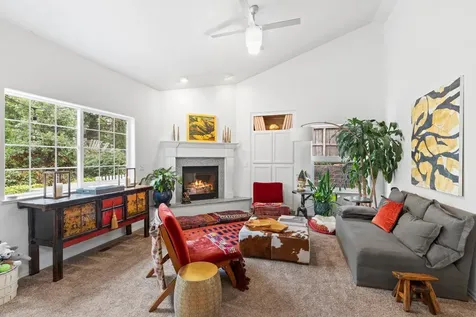 280 Meadow Drive Ashland OR 97520