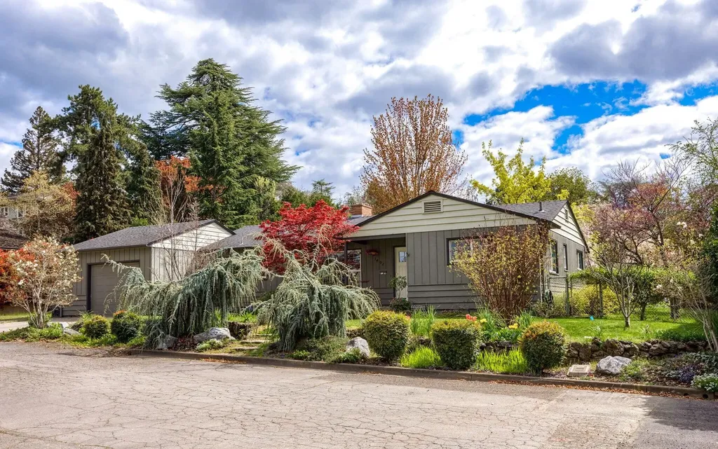 1402 Reddy Avenue Medford OR 97504