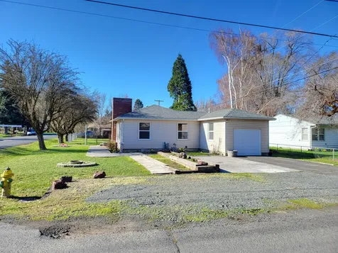 5006 S Etna Street Klamath Falls OR 97603