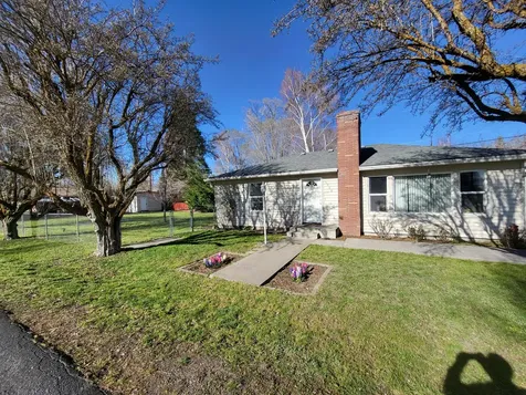 5006 S Etna Street Klamath Falls OR 97603