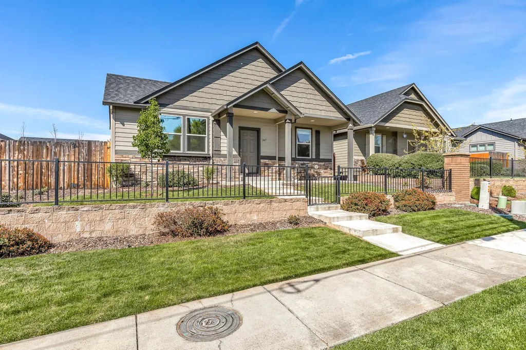 1449 Spring Street Medford OR 97504