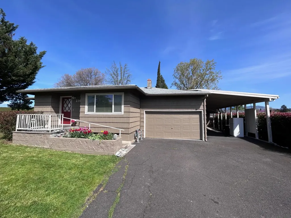 2394 Corona Avenue Medford OR 97504