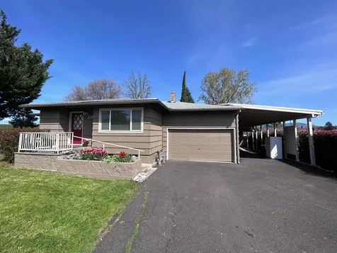 2394 Corona Avenue Medford OR 97504