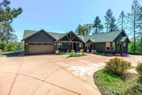 3220 Westover Boulevard Central Point OR 97502