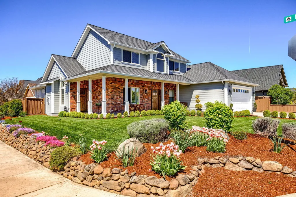 1607 Tennessee Lane Central Point OR 97502