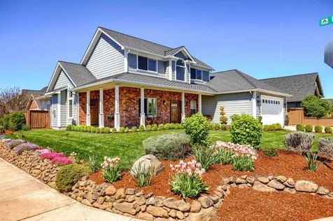 1607 Tennessee Lane Central Point OR 97502