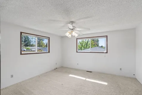 1443 Papago Drive Medford OR 97504
