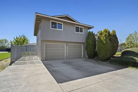 1443 Papago Drive Medford OR 97504