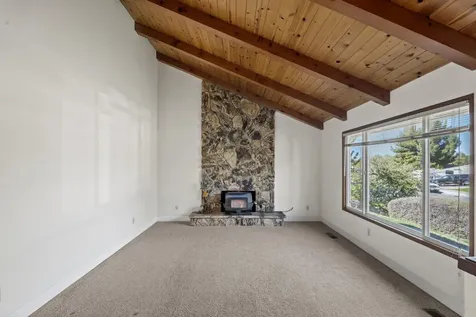 1443 Papago Drive Medford OR 97504