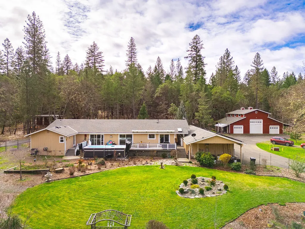 525 Ewe Creek Road Grants Pass OR 97526