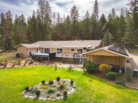 525 Ewe Creek Road Grants Pass OR 97526