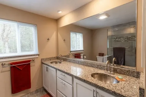 525 Ewe Creek Road Grants Pass OR 97526