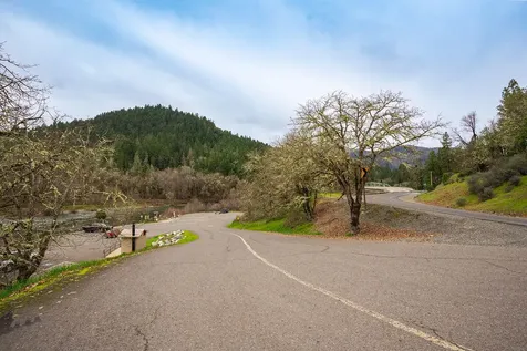 525 Ewe Creek Road Grants Pass OR 97526