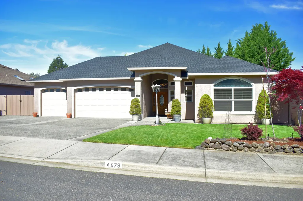 479 Quail Run Eagle Point OR 97524