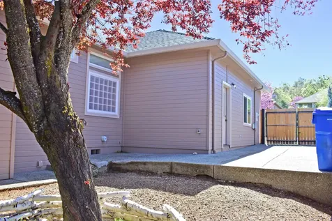 479 Quail Run Eagle Point OR 97524