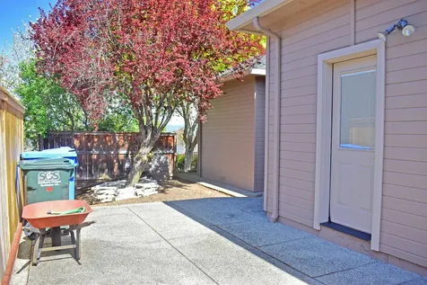479 Quail Run Eagle Point OR 97524