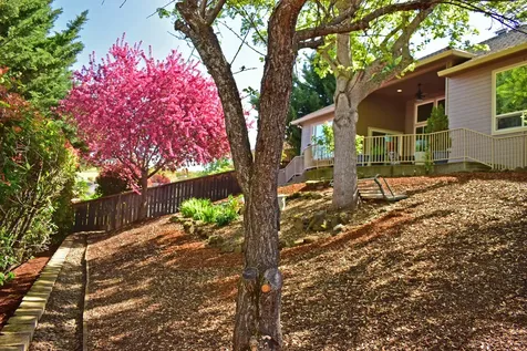 479 Quail Run Eagle Point OR 97524