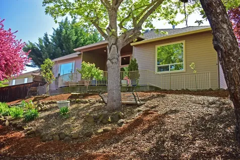 479 Quail Run Eagle Point OR 97524
