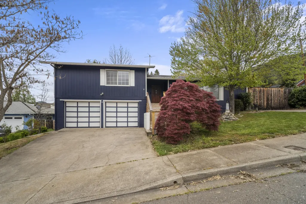 1224 NE John Drive Grants Pass OR 97526