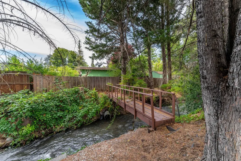 2865 Seckel Court Medford OR 97504