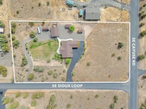 4742 SE Sioux Loop Prineville OR 97754